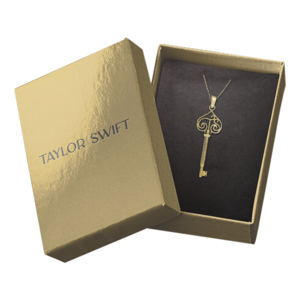 Taylor Swift Fearless Collar Capture It, Remember It Vault